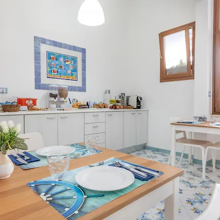 Bed & Breakfast Le Di Riva Delle Donne By Vivimy 2*