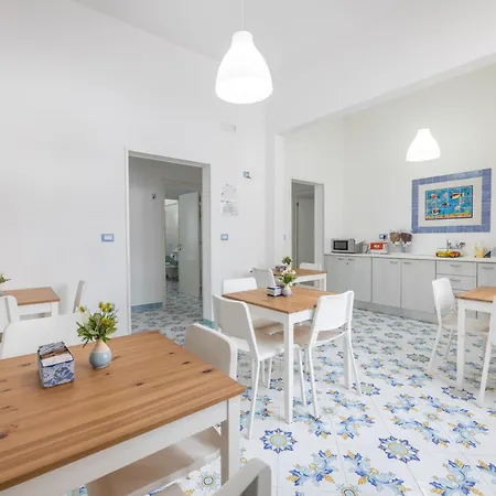 Bed & Breakfast Le Di Riva Delle Donne By Vivimy 2*