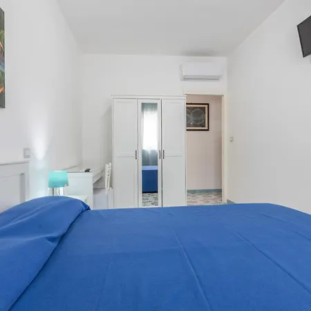 Le Di Riva Delle Donne By Vivimy Bed & Breakfast