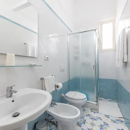 Bed & Breakfast Le Di Riva Delle Donne By Vivimy 2*